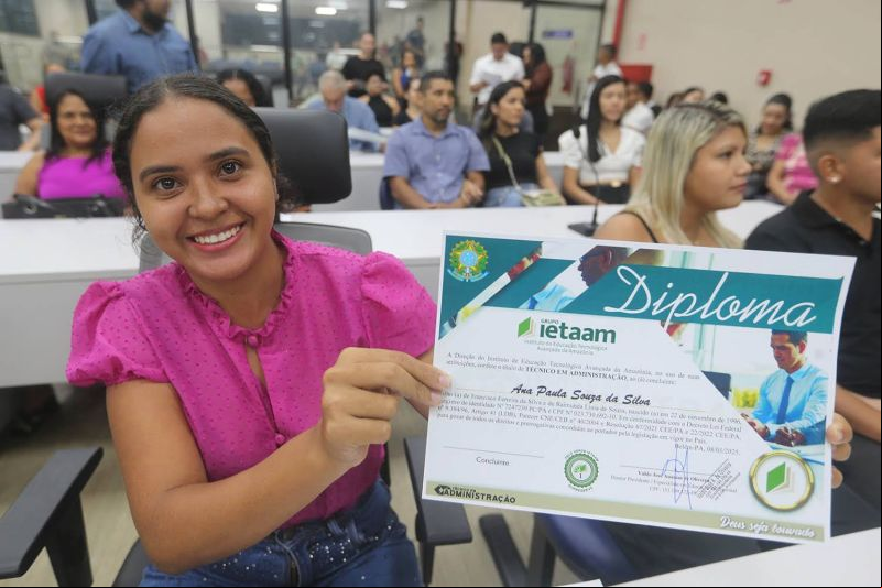 Entrega de Certificados aos alunos do Instituto de Educação Tecnológica Avançada da Amazônia (IETAAM)