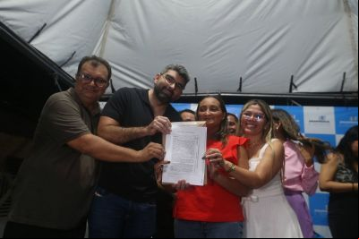 notícia: Moradores de Ananindeua celebram a conquista da documentação de seus imóveis