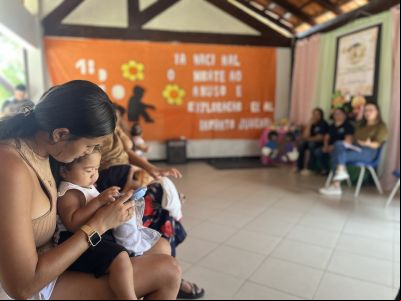 notícia: Mães tiram dúvidas sobre alimentação saudável na Semana do Bebê no CRAS de Ananindeua